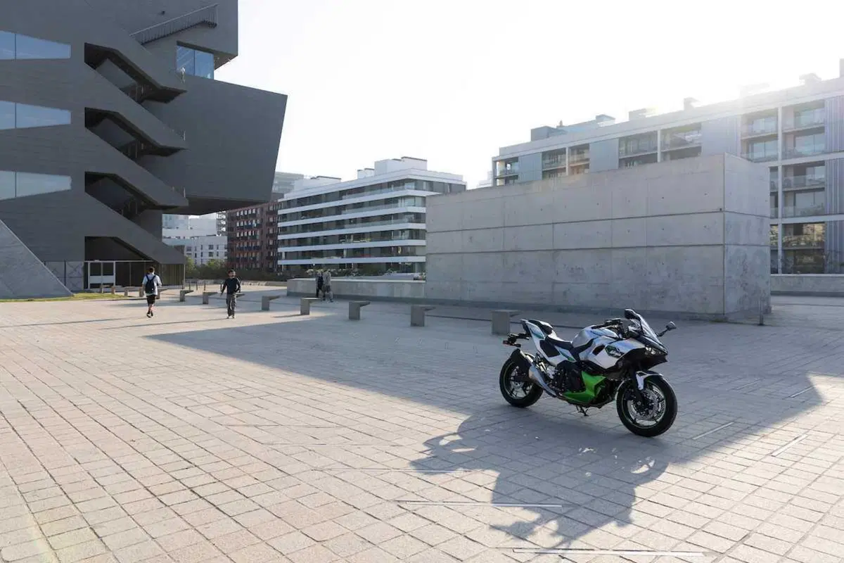 Kawasaki Ninja 7 Hybrid: il TEST della prima moto ibrida al mondo! (67)