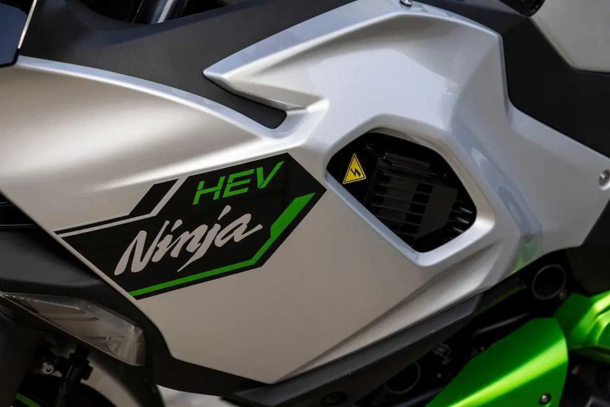 Kawasaki Ninja 7 Hybrid: il TEST della prima moto ibrida al mondo! (71)