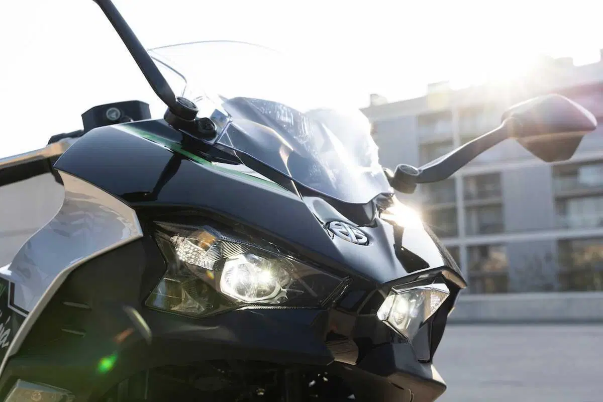 Kawasaki Ninja 7 Hybrid: il TEST della prima moto ibrida al mondo! (77)