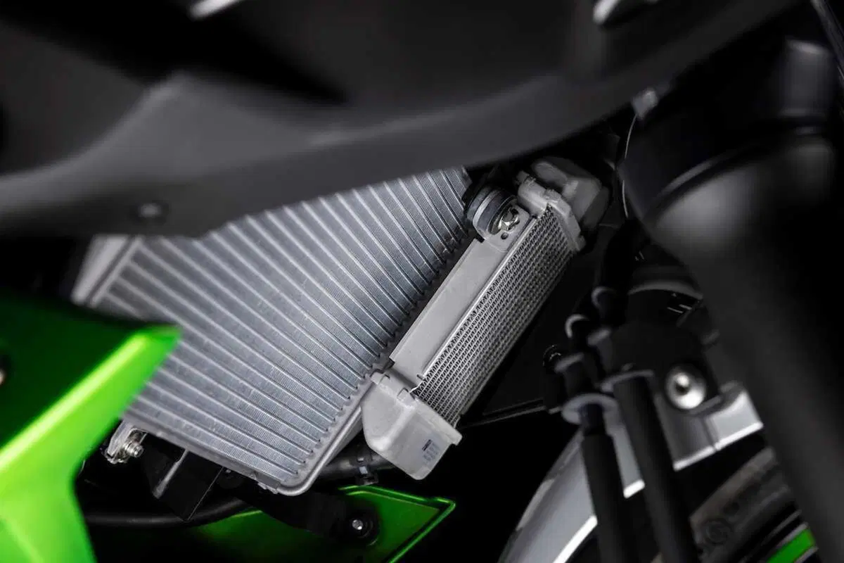 Kawasaki Ninja 7 Hybrid: il TEST della prima moto ibrida al mondo! (76)