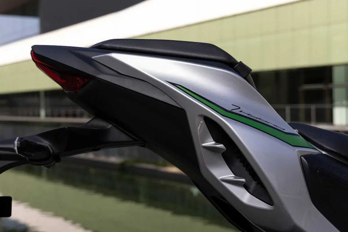 Kawasaki Ninja 7 Hybrid: il TEST della prima moto ibrida al mondo! (75)