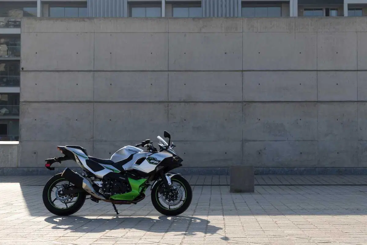 Kawasaki Ninja 7 Hybrid: il TEST della prima moto ibrida al mondo! (89)