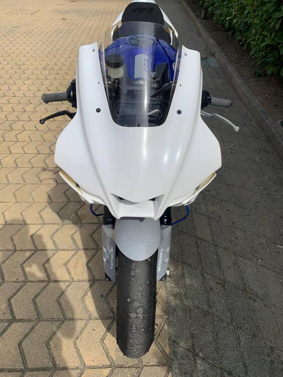 Yamaha YZF R1 (2020 - 24) (4)