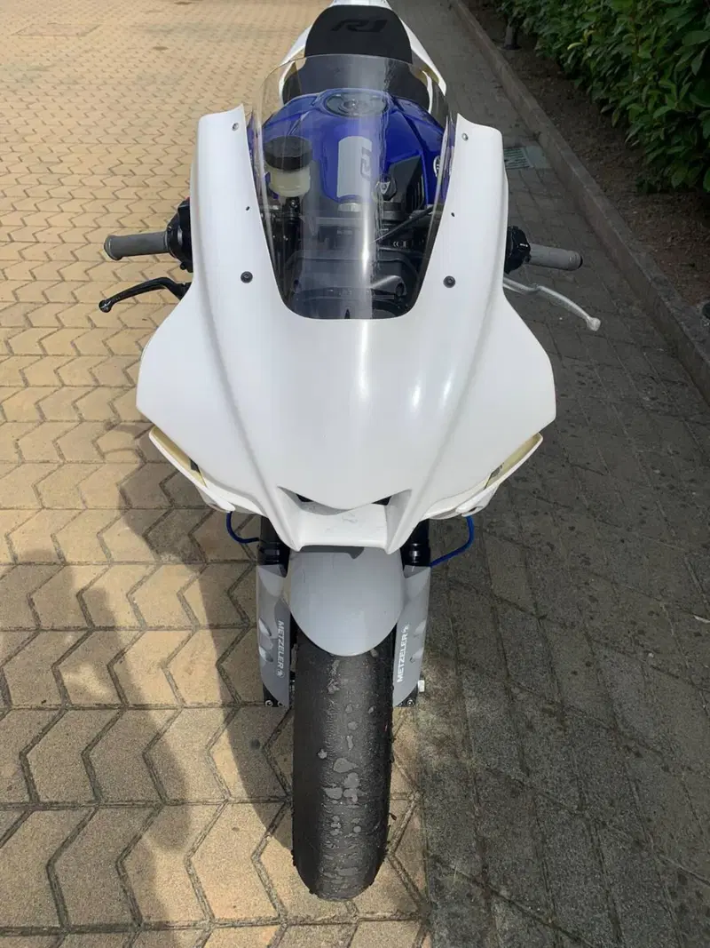 Yamaha YZF R1 (2020 - 25) (4)