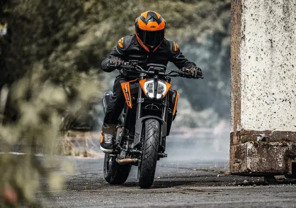 KTM lancia la 790 Duke 2024