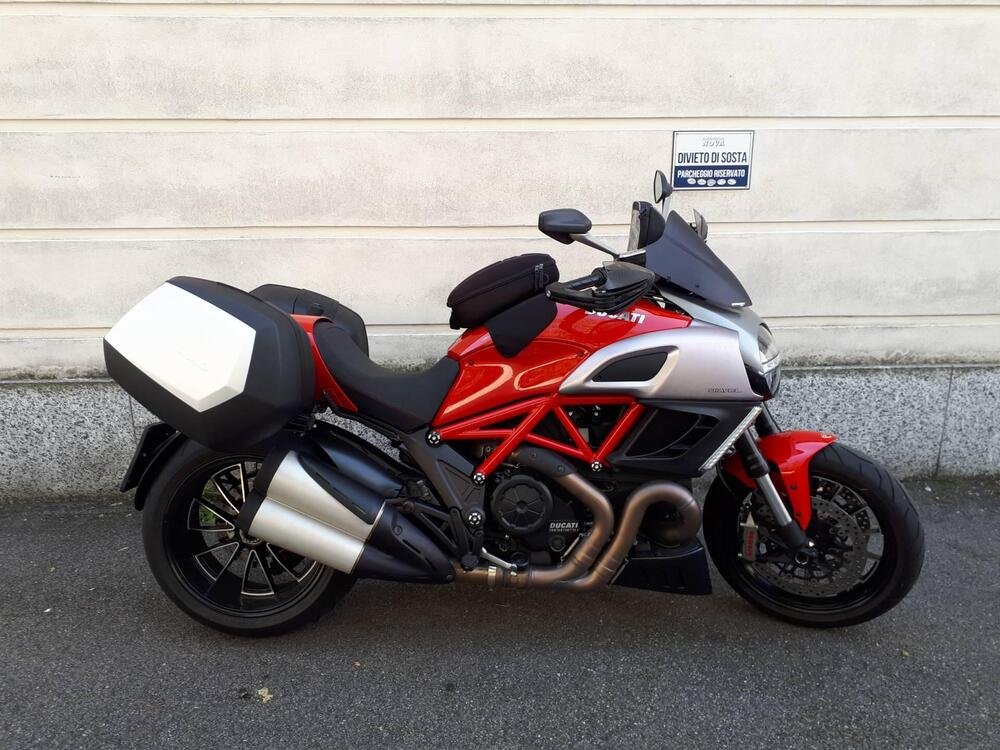 Ducati Diavel 1200 Carbon (2010 - 13)