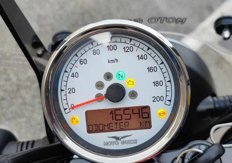 Vendo Moto Guzzi V9 Roamer (2018 - 20) usata a Venezia (codice