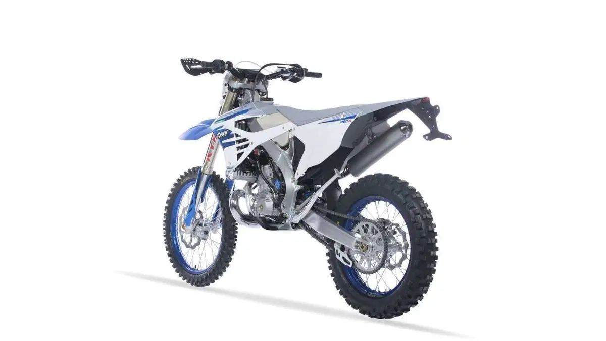 Tm Moto EN 250 F EN 250 ES Fi 4T (2024) (4)
