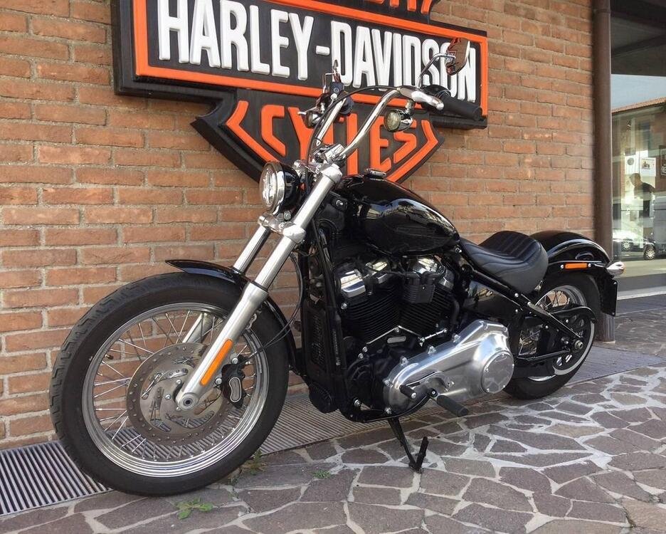 Harley-Davidson Softail Standard (2020) - FXST (2)
