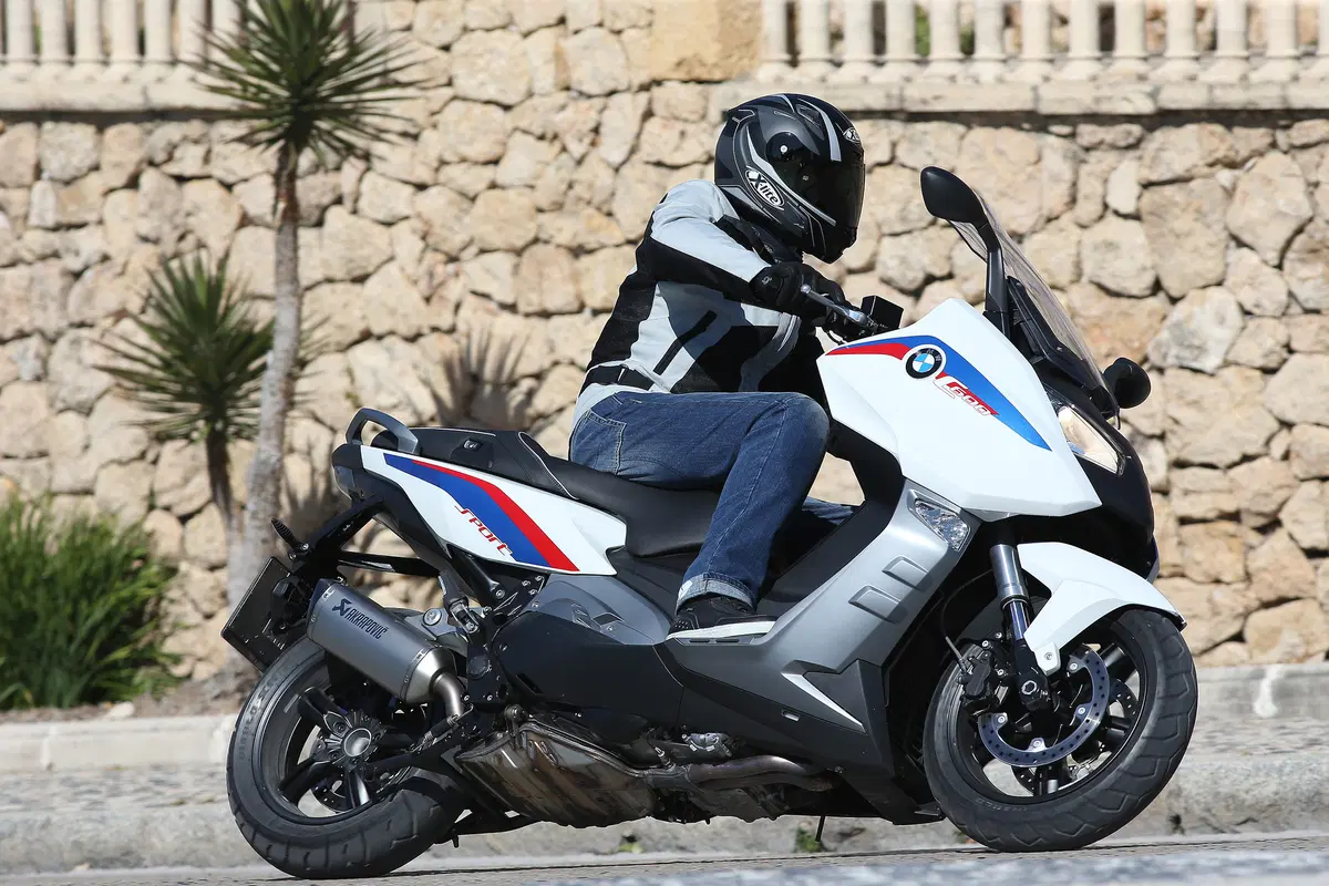 BMW e Moto.it in viaggio con gli Eroi dei 5 mondi (9)