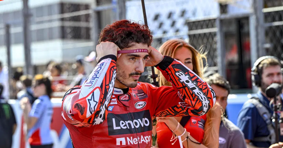 MotoGP 2023. GP dell'Indonesia. Pecco Bagnaia, ottavo e sorpassato da Martin: "Mi girano i..."