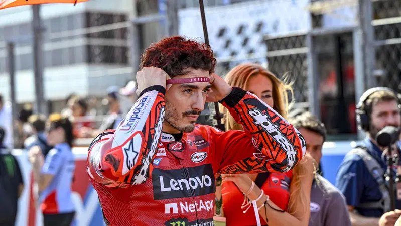 MotoGP 2023. GP dell'Indonesia. Pecco Bagnaia, ottavo e sorpassato da Martin: "Mi girano i..."