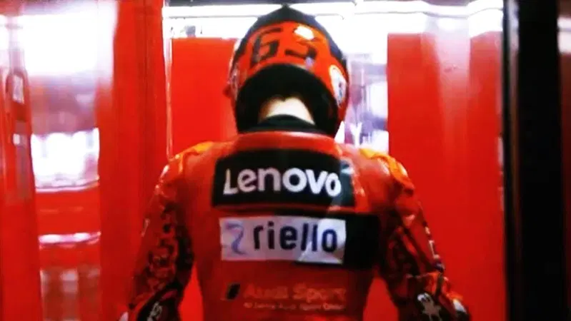 MotoGP 2023. GP dell'Indonesia. La notizia in prima fila: Da +62 a -7: Pecco Bagnaia che succede? [VIDEO]