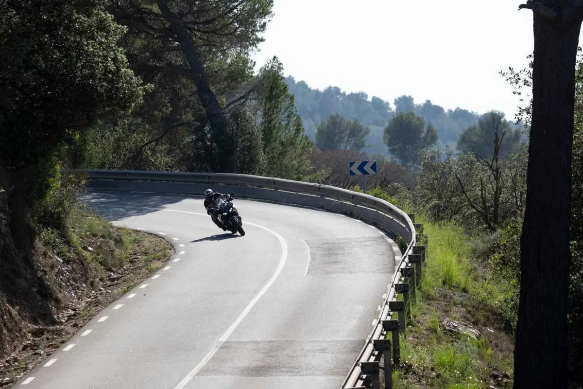Kawasaki Ninja 7 Hybrid: il TEST della prima moto ibrida al mondo! (96)