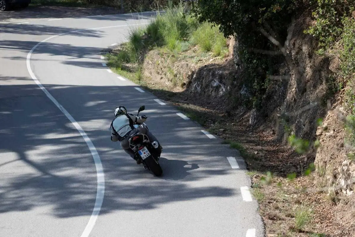 Kawasaki Ninja 7 Hybrid: il TEST della prima moto ibrida al mondo! (101)