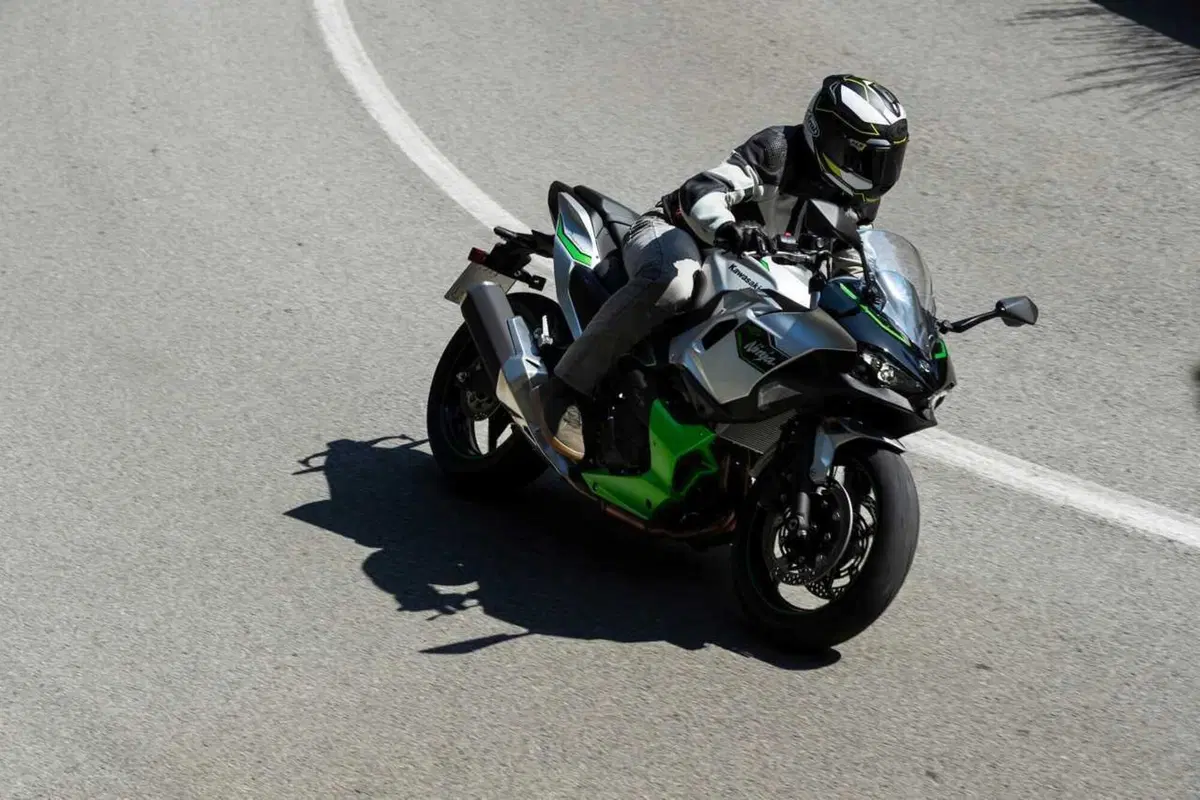 Kawasaki Ninja 7 Hybrid: il TEST della prima moto ibrida al mondo! (127)