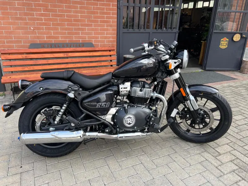 Royal Enfield Super Meteor 650 (2023 - 26) (2)