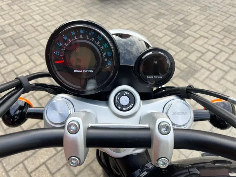 Royal Enfield Super Meteor 650 (2023 - 26) (9)