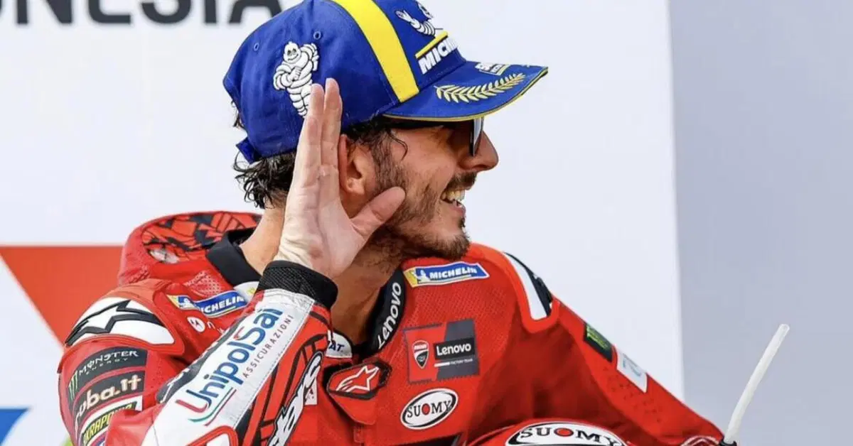 MotoGP 2023. GP dell'Indonesia. Jorge Martin domina, ma cade. Torna a vincere Pecco Bagnaia: bravissimo