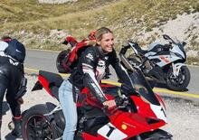 Michelle Hunziker è una di noi: sul Terminillo con la Ducati Panigale V4. Instagram impazzisce