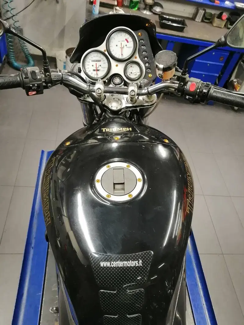 Triumph Speed Triple 955 (1998 - 01) (3)