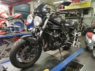 Triumph Speed Triple 955 (1998 - 01) usata