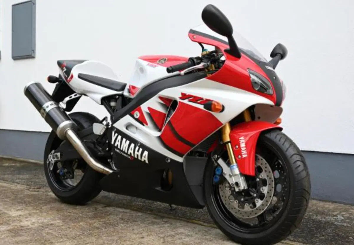 Asta Bonhams (6)