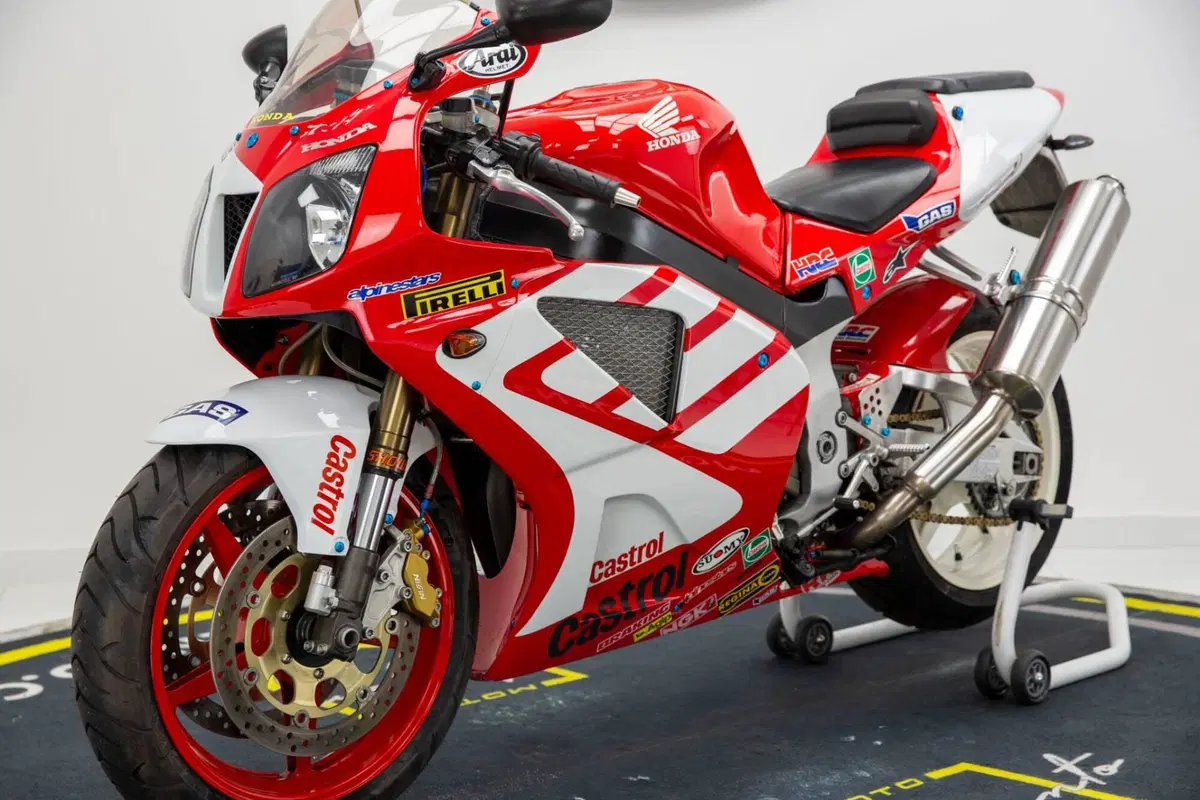 Honda VTR 1000 SP-1 (2000 - 01) (3)