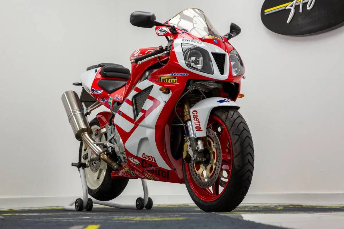 Honda VTR 1000 SP-1 (2000 - 01) (18)