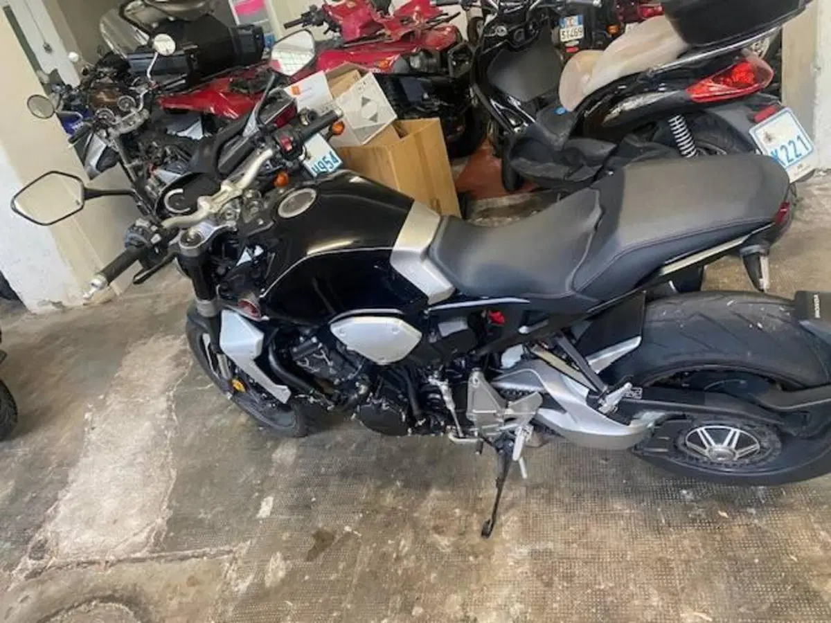 Honda CB 1000 R (2021 - 25) (2)