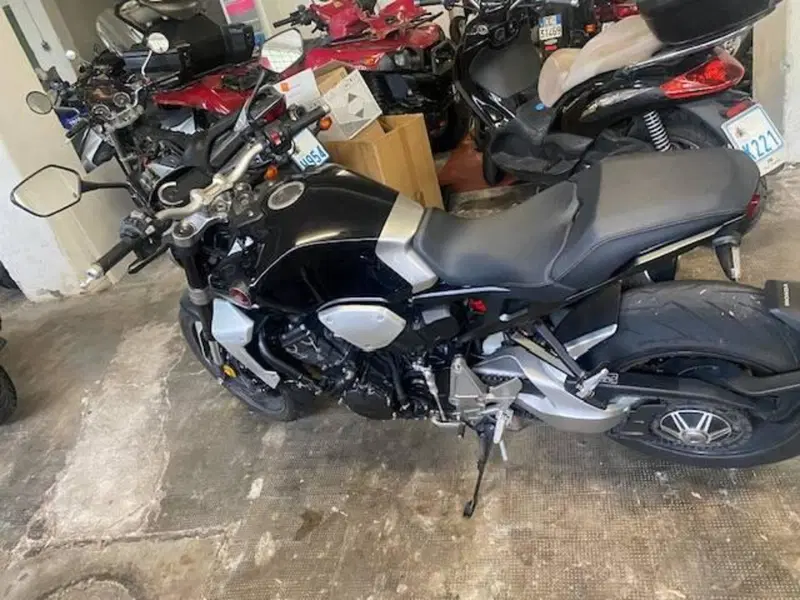 Honda CB 1000 R (2021 - 25) (2)