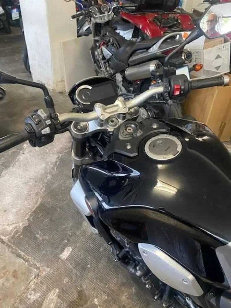 Honda CB 1000 R (2021 - 25) (4)