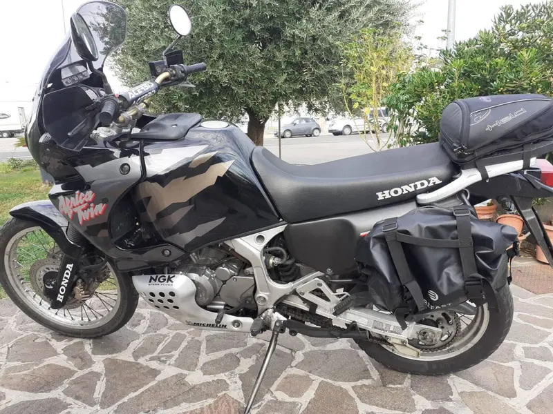 Honda Africa Twin XRV 750 (1996 - 02) (3)