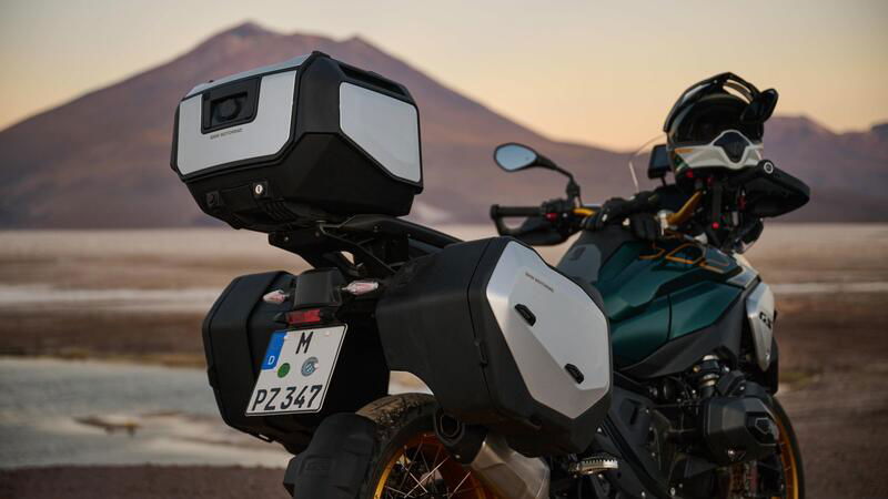 BMW R1300GS: tutte le novit&agrave; del sistema di valigie Vario. Ecco cosa cambia