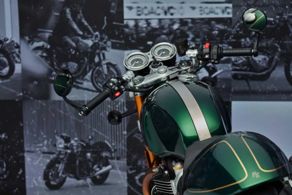 La Thruxton si prepara all'uscita di scena. Ecco la Final Edition (7)
