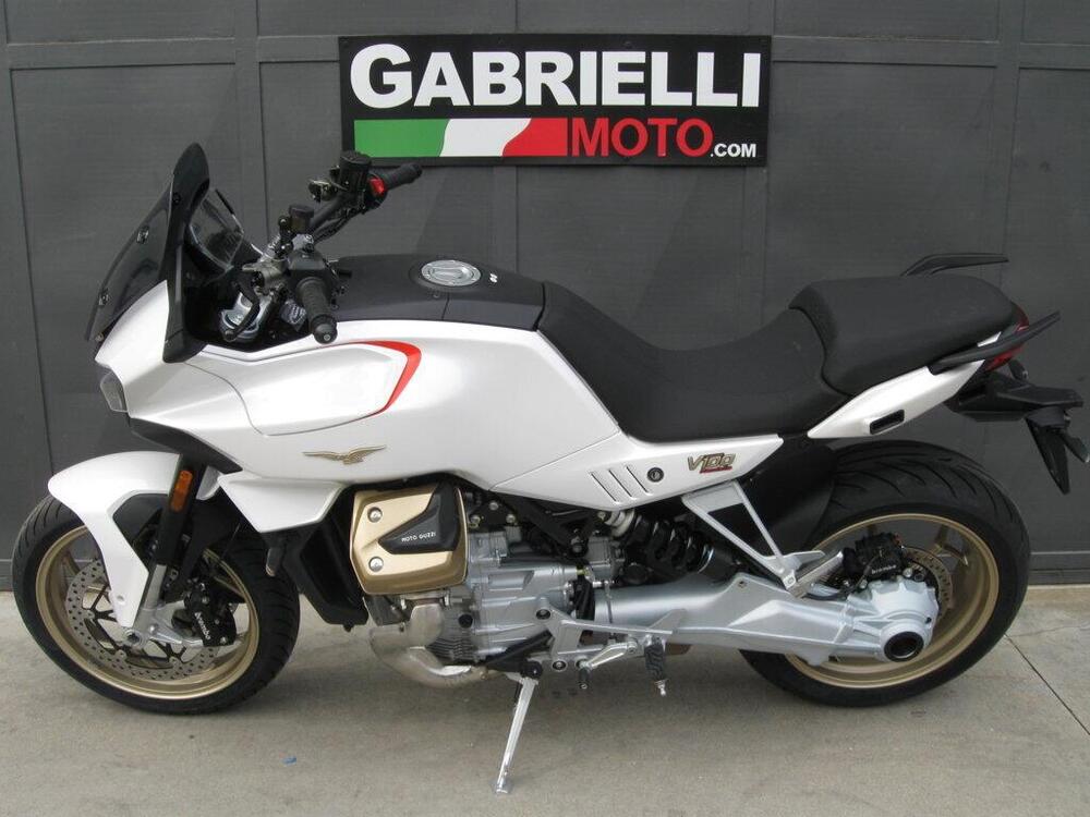 Moto Guzzi V100 Mandello (2023 - 24)