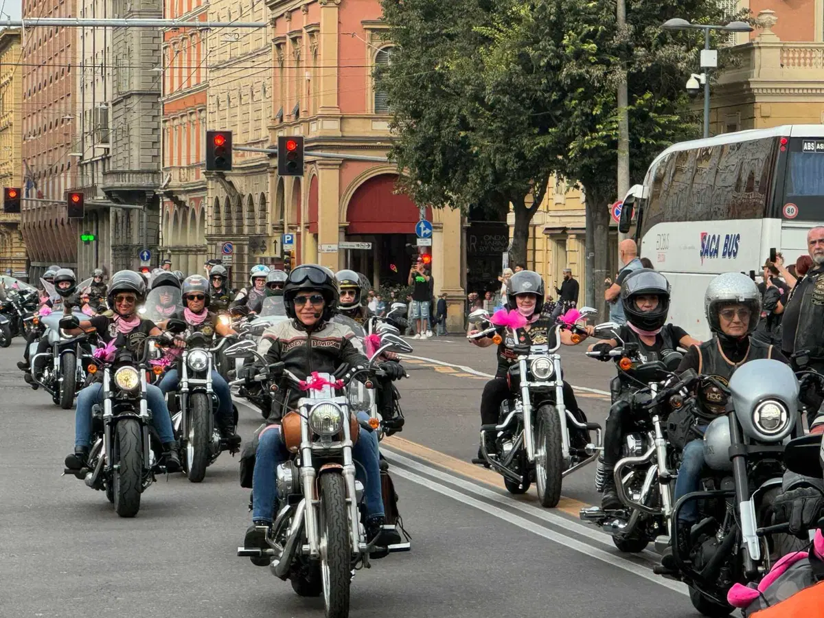 800 Ladies of Harley a Bologna per la Fondazione Veronesi (4)