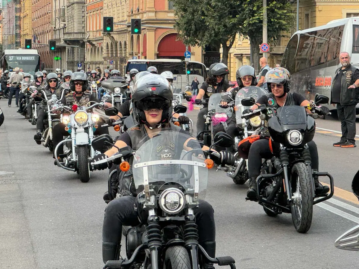 800 Ladies of Harley a Bologna per la Fondazione Veronesi (5)