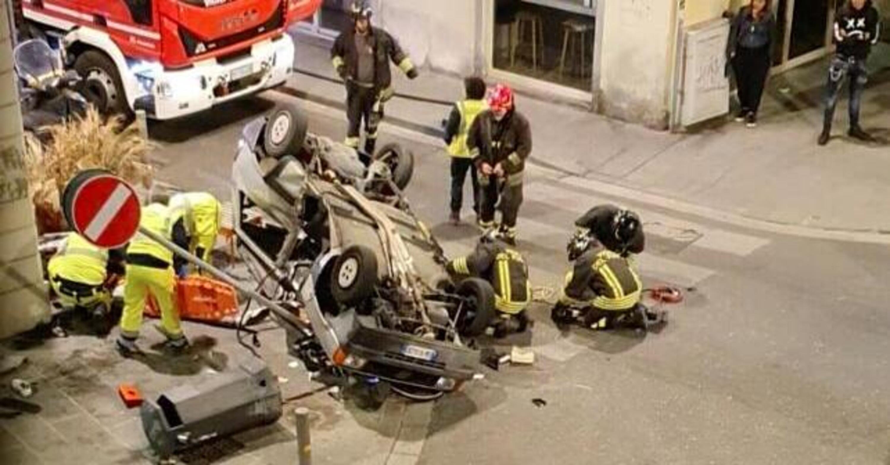 Firenze, incidente mortale in via Gioberti: la moto era rubata e viaggiava contromano a velocit&agrave; folle