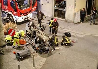 Firenze, incidente mortale in via Gioberti: la moto era rubata e viaggiava contromano a velocit&agrave; folle