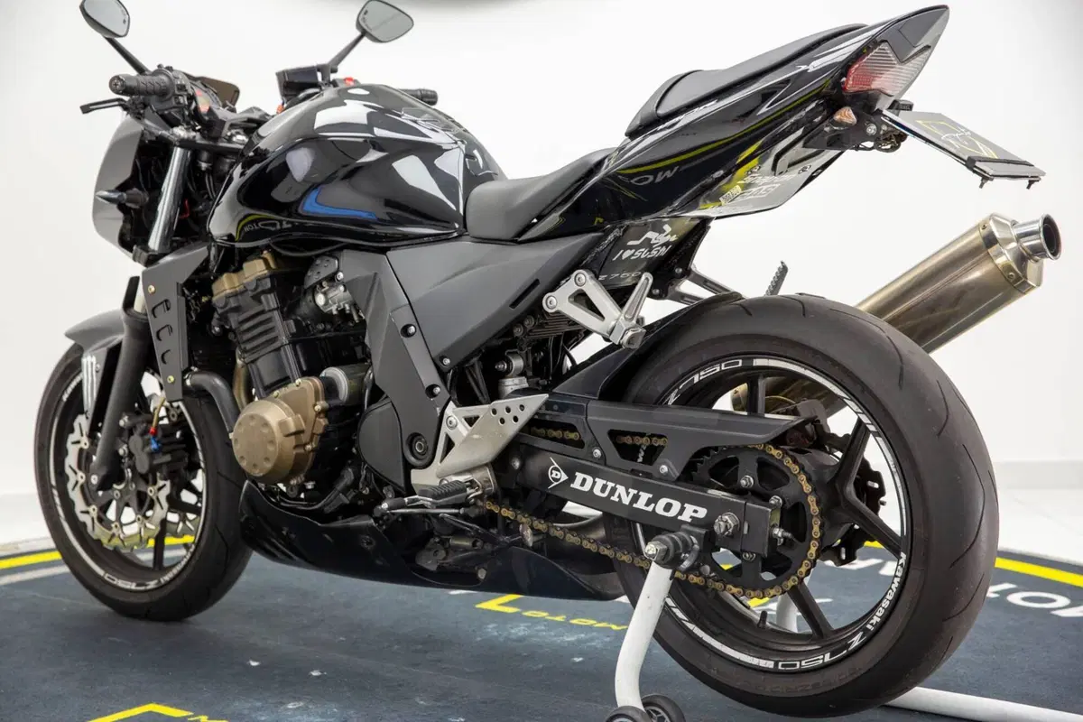 Kawasaki Z 750 (2003 - 06) (5)