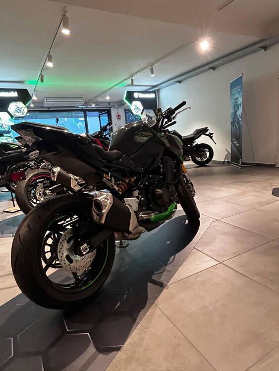 Kawasaki Z 900 SE (2022 - 24) (3)