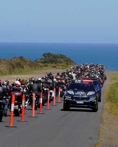 MotoGP 2023, GP d'Australia. Marc Marquez guida il convoglio di 400 motociclisti a Phillip Island [VIDEO e GALLERY] (6)