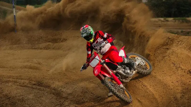 Honda CRF450R 50th Anniversary TEST: la MX che arriva dagli anni '80! [VIDEO e GALLERY]