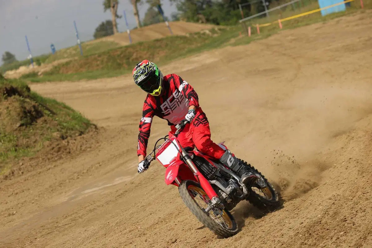 Honda CRF450R 50th Anniversary TEST: la MX che arriva dagli anni '80! (6)