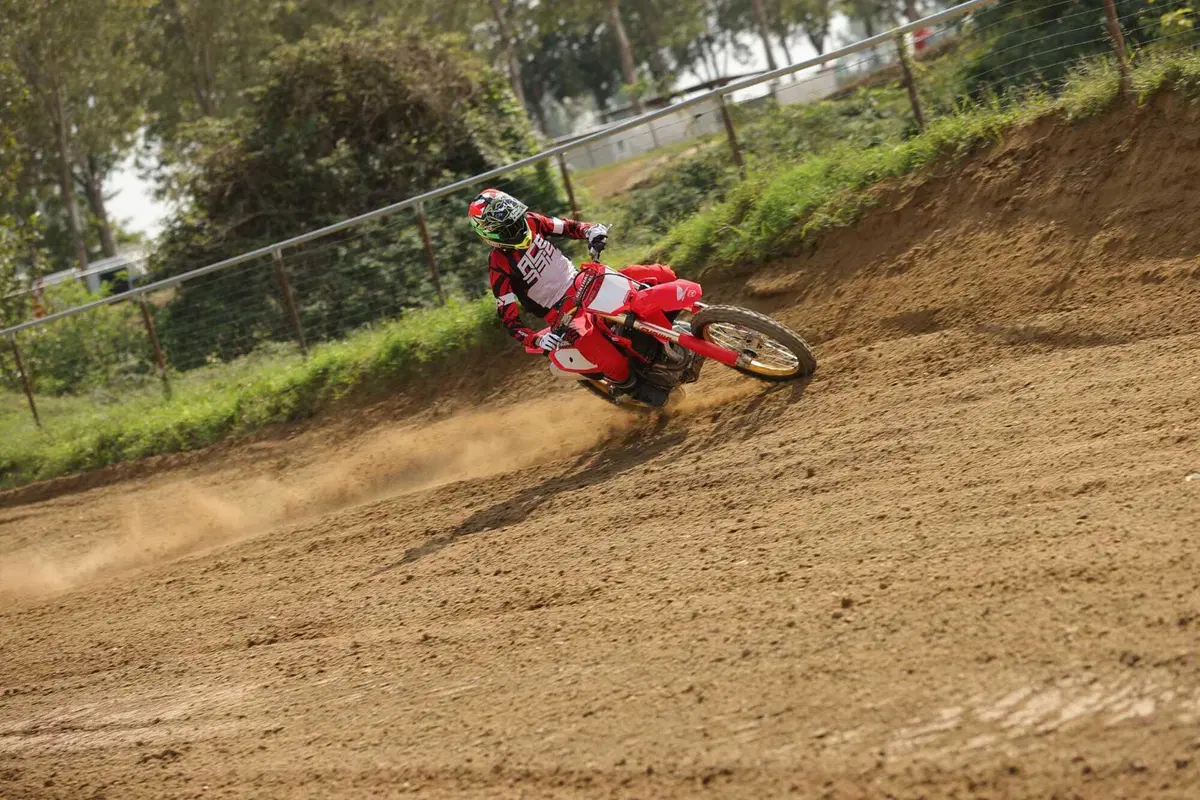 Honda CRF450R 50th Anniversary TEST: la MX che arriva dagli anni '80! (8)
