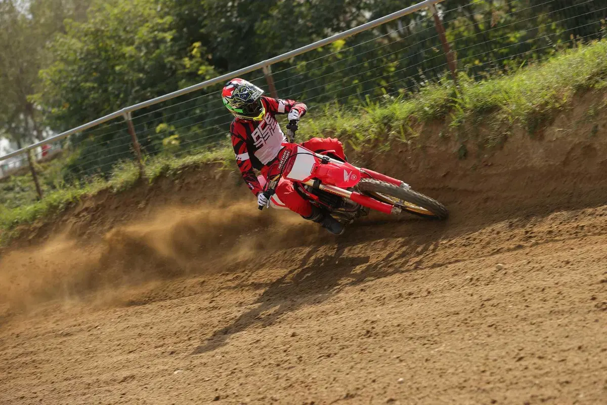 Honda CRF450R 50th Anniversary TEST: la MX che arriva dagli anni '80! (11)