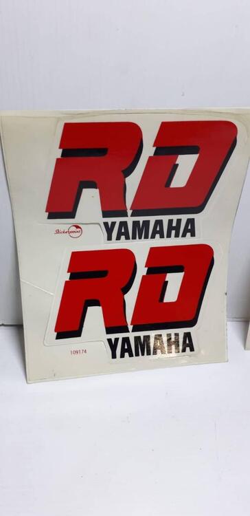 Coppia adesivi Yamaha RD neri e bianchi 109174/75 art