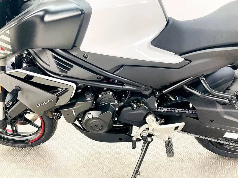 CFMOTO 450NK (2023 - 26) (16)