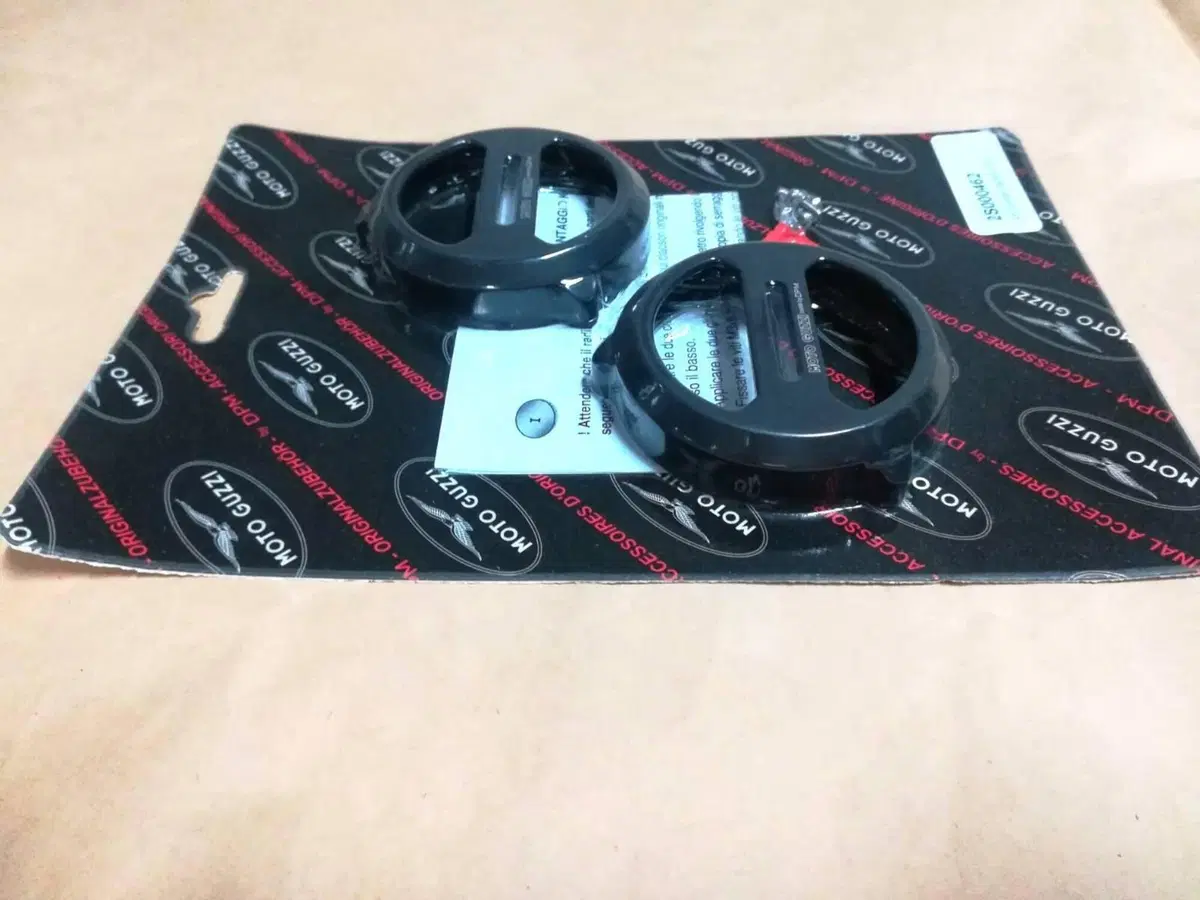 Kit cover clacson dark neri Moto Guzzi (2)